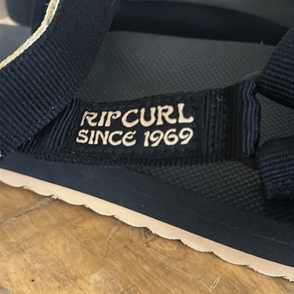Rip Curl *NWOT* Women’s Searcher All Terrain Sandals, Black & Tan - Picture 10 of 14